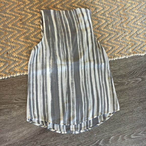 Forever 21 | Sheer Patterned Blouse (S) - Picture 5 of 5